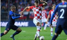 克罗地亚队精彩表现，跻身决赛阶段