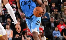 1xBit体育官网app-火箭主场击败独行侠，哈登表现抢眼