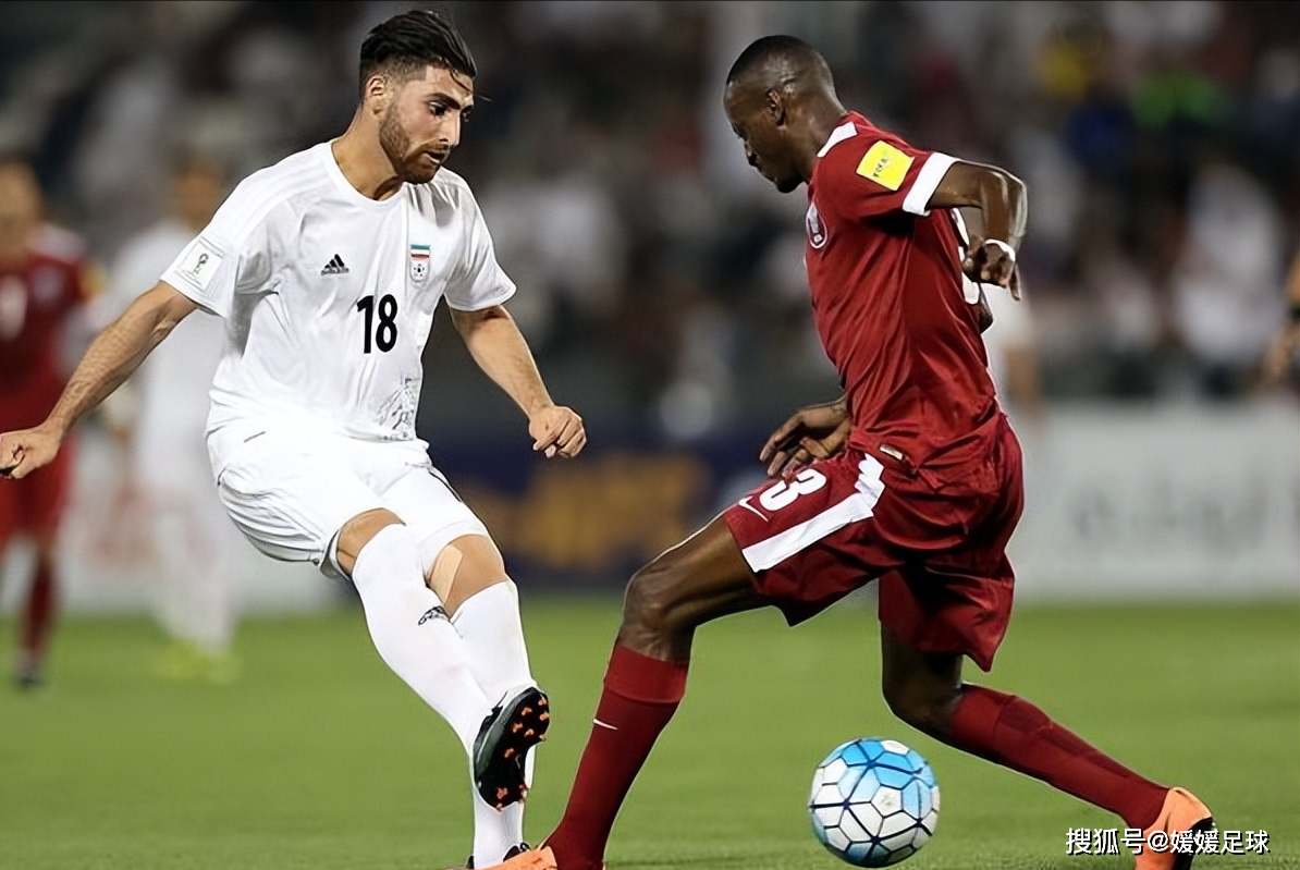 伊朗球员在比赛中展现出非凡的技术和意志力