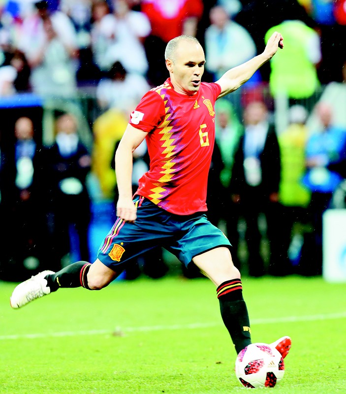 里昂中场传控精准,打破对手铁桶防线的简单介绍 里昂中场传控精准,打破对手铁桶防线的简单介绍