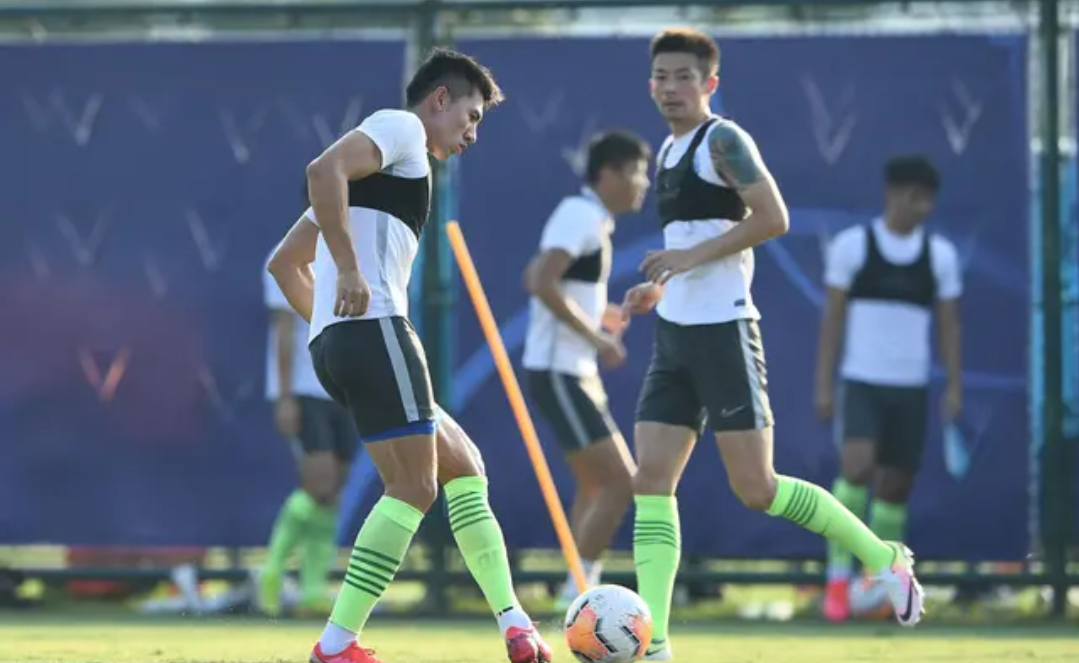 包含巴尔干半岛球队全面投入训练，备战决赛圈的词条