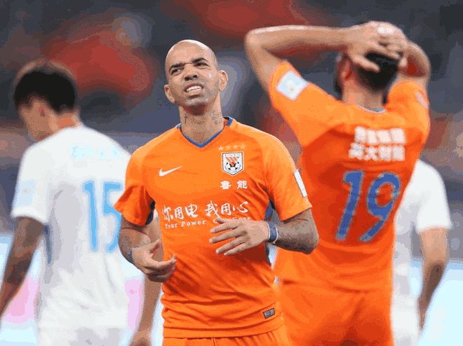 关于用心助攻铸就胜局,场上球员默契配合的信息 关于用心助攻铸就胜局,场上球员默契配合的信息