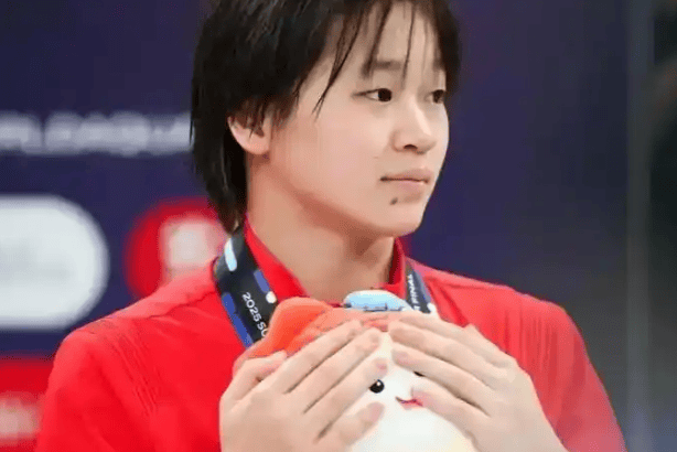 意大利运动员高佑思夺得冠军,在赛场上闪耀光芒 意大利运动员高佑思夺得冠军,在赛场上闪耀光芒