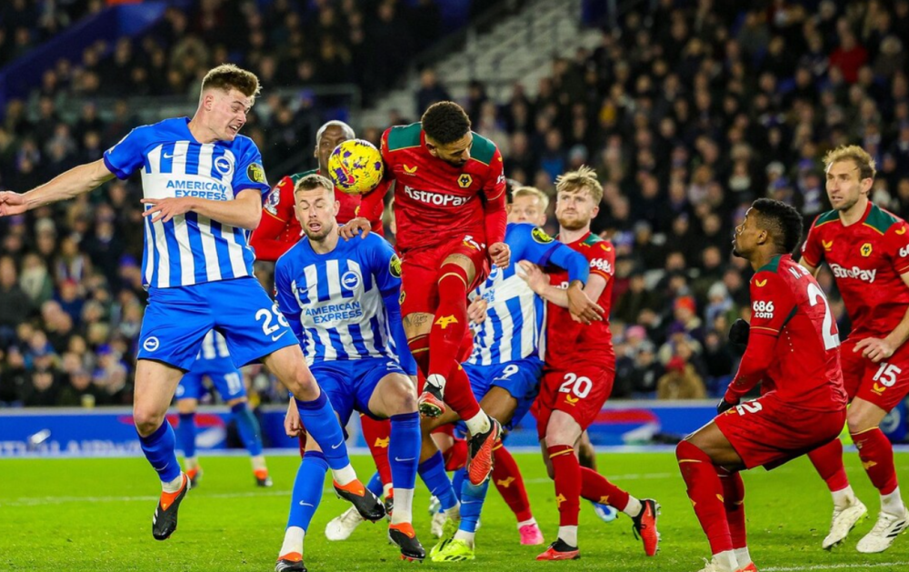 利物浦矫健突围,英超传统劲旅再现辉煌 利物浦矫健突围,英超传统劲旅再现辉煌