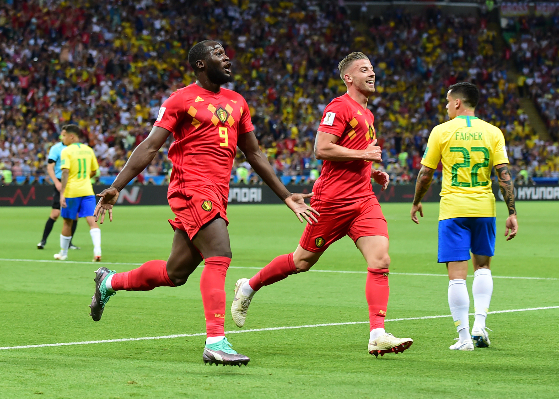 比利时排球队夺得冠军,庆祝胜利 比利时排球队夺得冠军,庆祝胜利