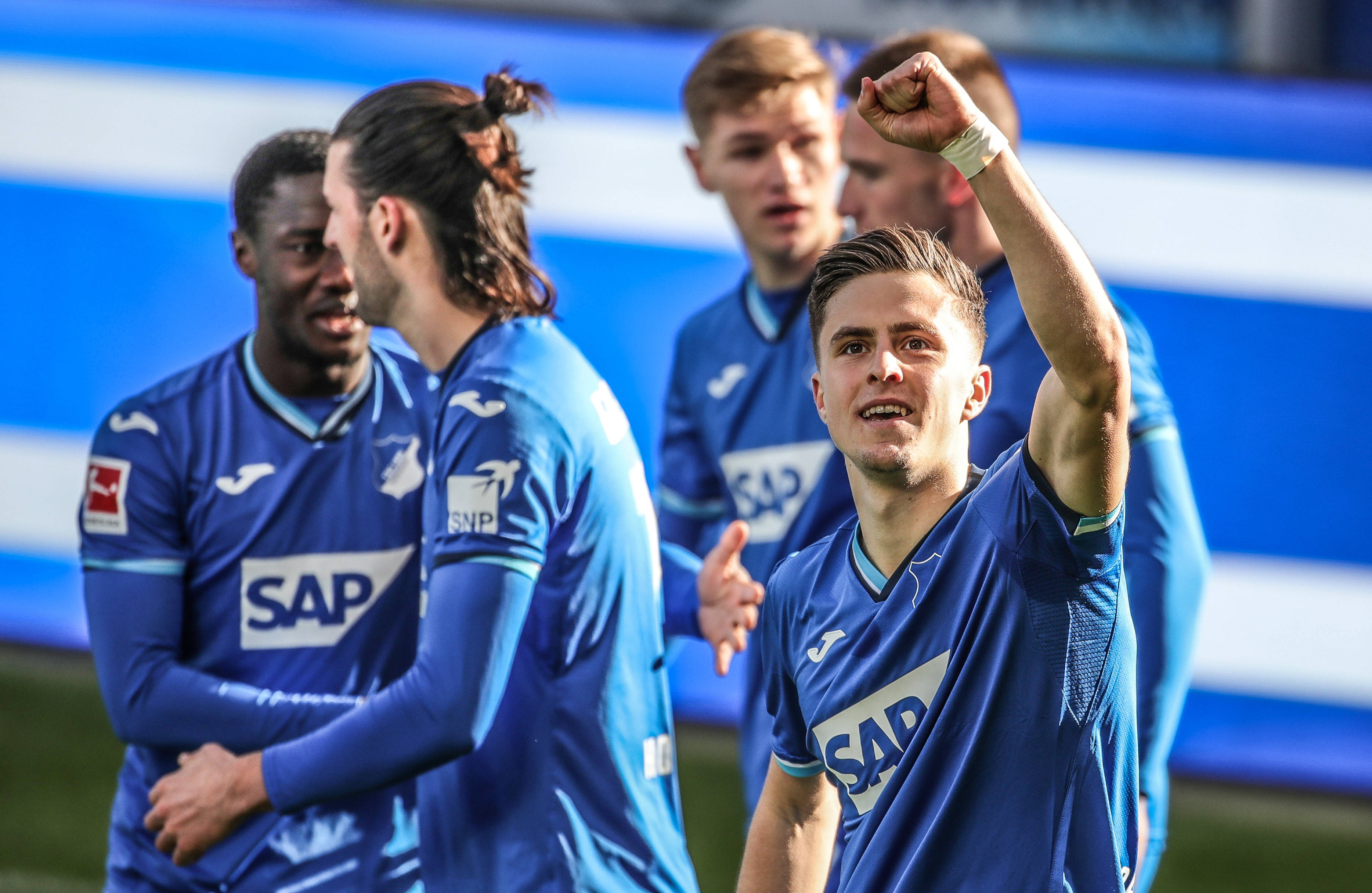 佛罗伦萨大败AC米兰，遭遇赛季首败