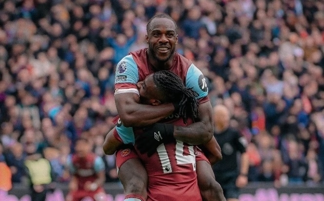 包含西汉姆联失利，积分榜位置略有滑落的词条